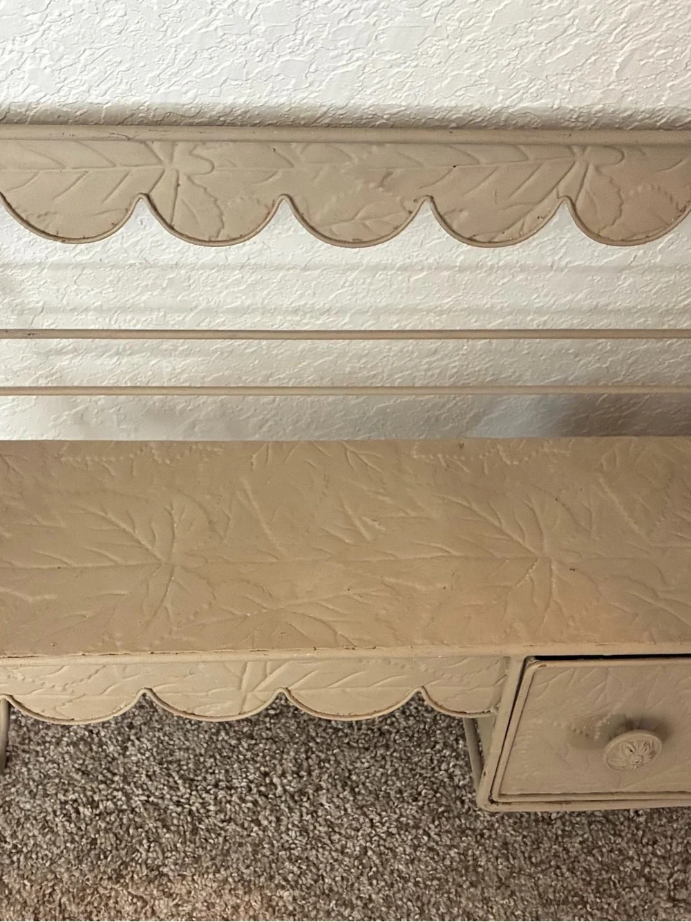 Neutral Beige Scalloped Leaf-Embossed Wall Shelf - Home Wall Decor